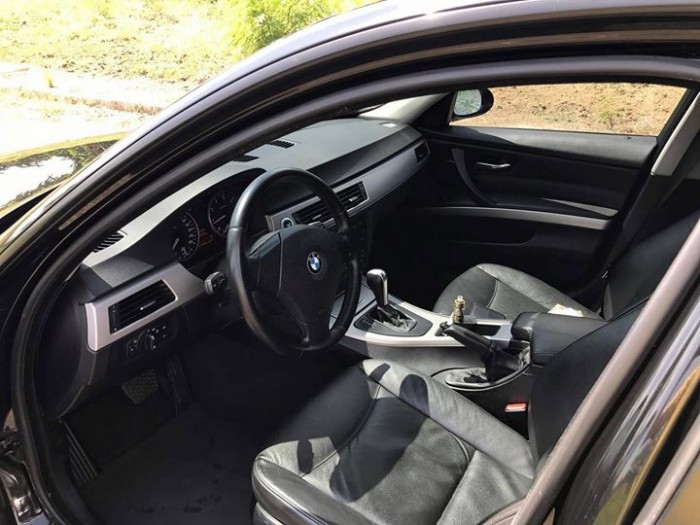 Bán gấp BMW 320i at sx2007 đk 2008 màu đen