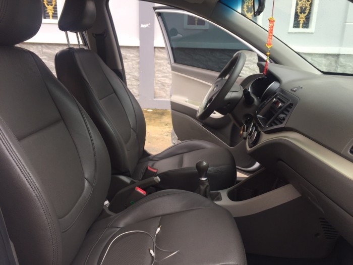 Cần bán xe Kia Morning 2017 số sàn màu bạc full đồ