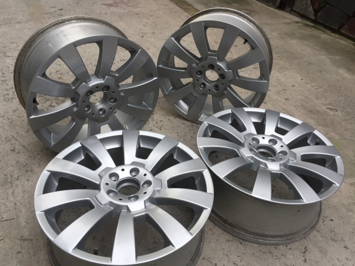 Nhà cần thanh lý bộ mâm bốn cái của xe Mer GLK 300 đời 2009