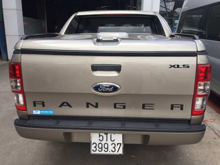 Bán Ford Ranger XLS 4x2 AT ghi vàng sx 2014