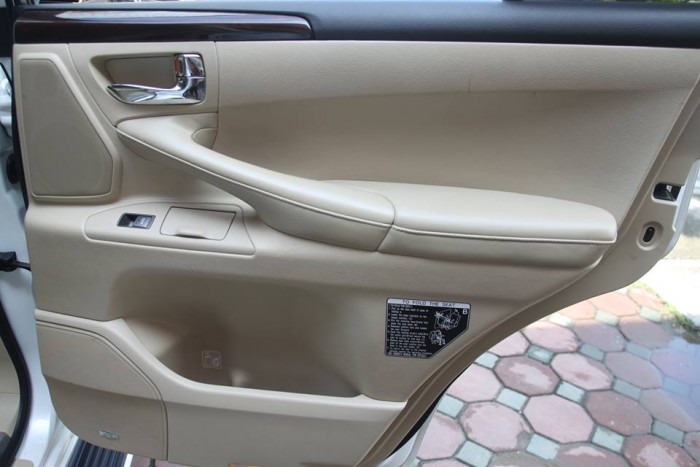 LEXUS 570 màu trắng, nội thất kem. Sản xuất 2010, đăng ký lần đầu biển Hà Nội siêu Vip ( Biển tứ quý )