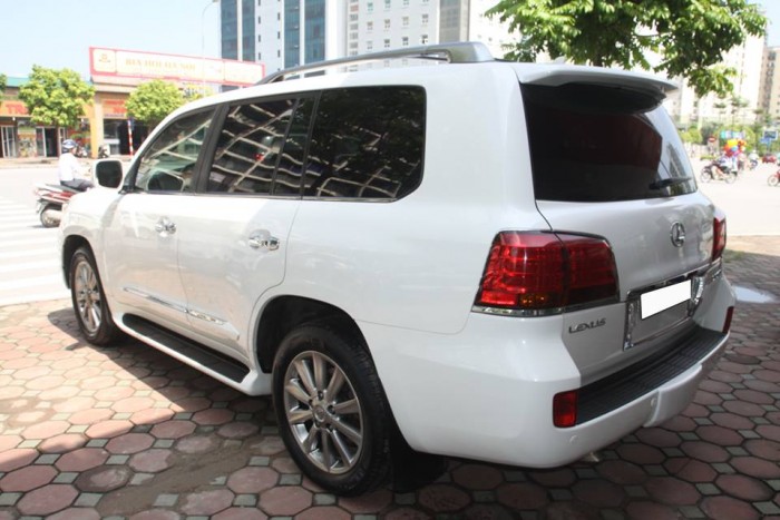 LEXUS 570 màu trắng, nội thất kem. Sản xuất 2010, đăng ký lần đầu biển Hà Nội siêu Vip ( Biển tứ quý )