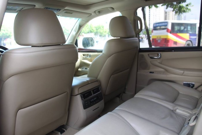 LEXUS 570 màu trắng, nội thất kem. Sản xuất 2010, đăng ký lần đầu biển Hà Nội siêu Vip ( Biển tứ quý )