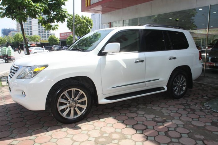 LEXUS 570 màu trắng, nội thất kem. Sản xuất 2010, đăng ký lần đầu biển Hà Nội siêu Vip ( Biển tứ quý )