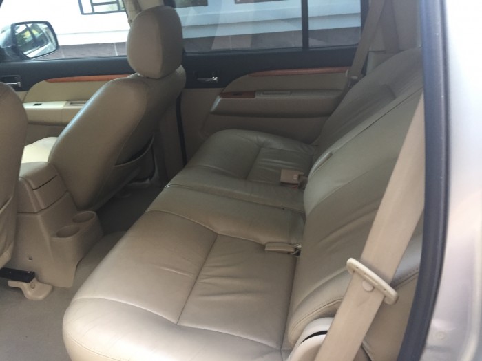 Ford Everest 2011 chạy dầu số tự động màu bạc long lanh