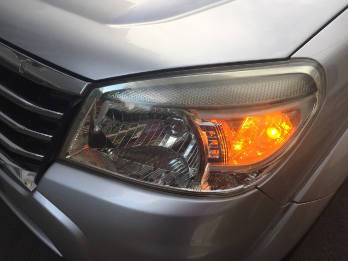 Ford Everest 2011 chạy dầu số tự động màu bạc long lanh