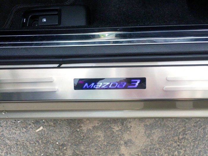 Bán nhanh Mazda 3S 2014 at màu vàng kim