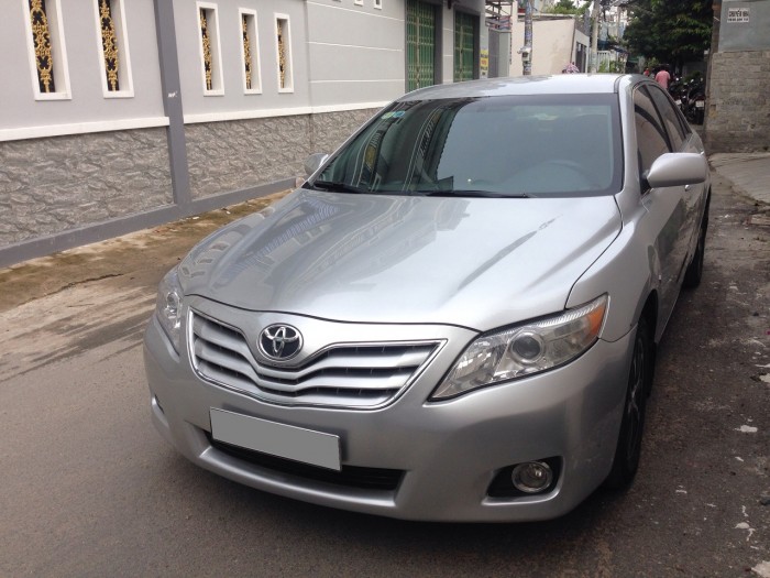 Cần bán gấp xe Toyota Camry 2.4LE 2008 lăn bánh 2010 nhập khẩu Mỹ