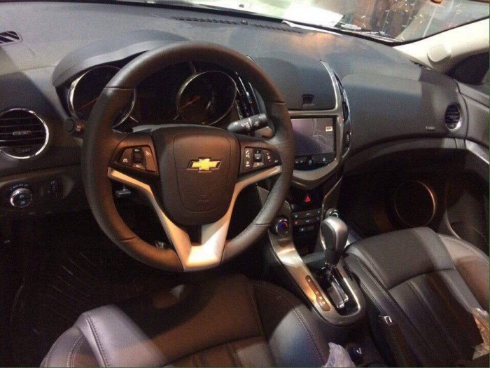 Chevrolet Cruze LTZ 2017, nhận ngay 80 triệu tiền mặt