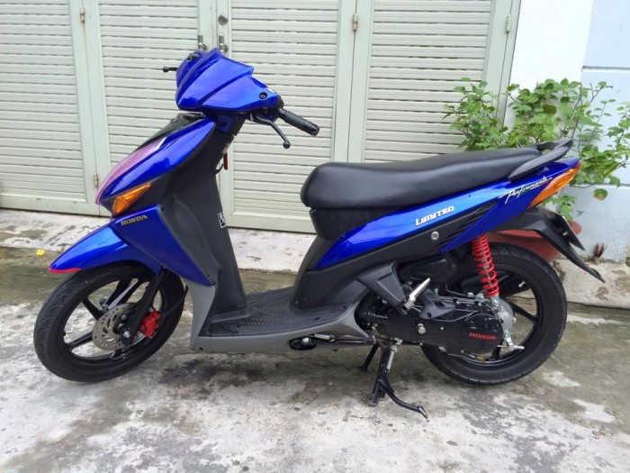 Honda Click , nguyên thủy, 1 chủ,màu xanh, máy êm