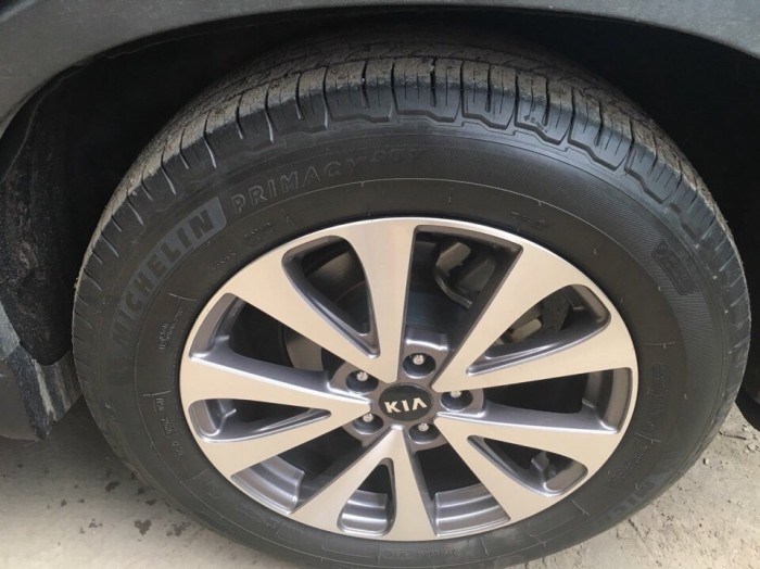 Bán Kia Sorento 2WD  2.4AT 2014 màu xám bstp cực đẹp