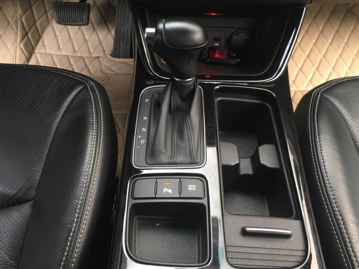 Bán Kia Sorento 2WD  2.4AT 2014 màu xám bstp cực đẹp