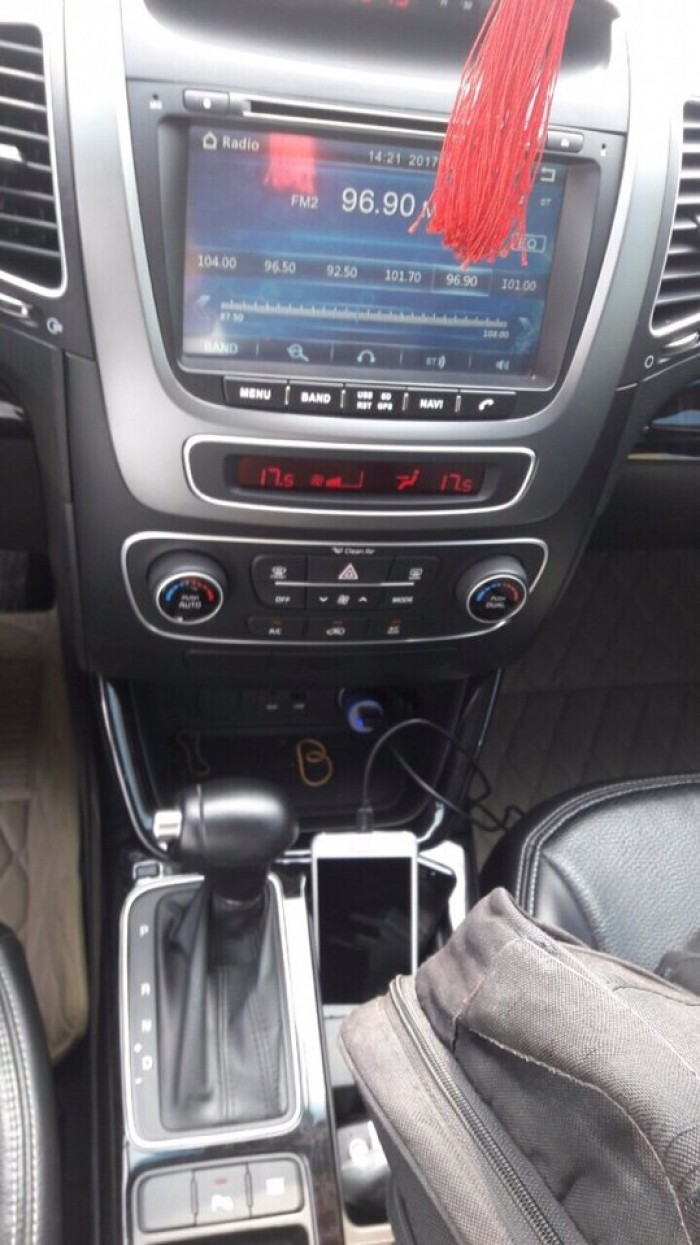 Bán Kia Sorento 2WD  2.4AT 2014 màu xám bstp cực đẹp