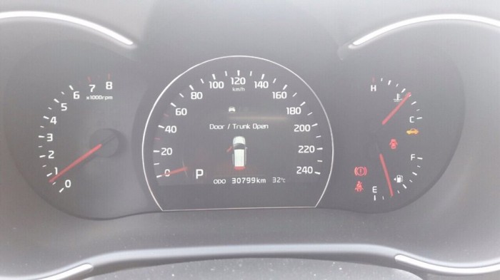 Bán Kia Sorento 2WD  2.4AT 2014 màu xám bstp cực đẹp