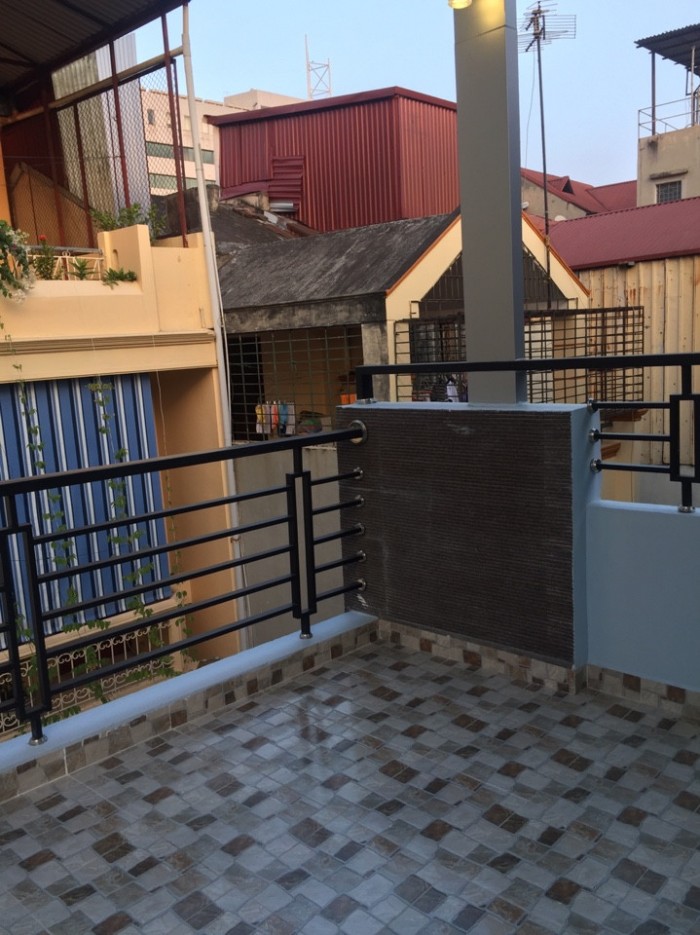 Bán nhà riêng khu phố Thái Hà DT: 35m2 x 3 tầng. 