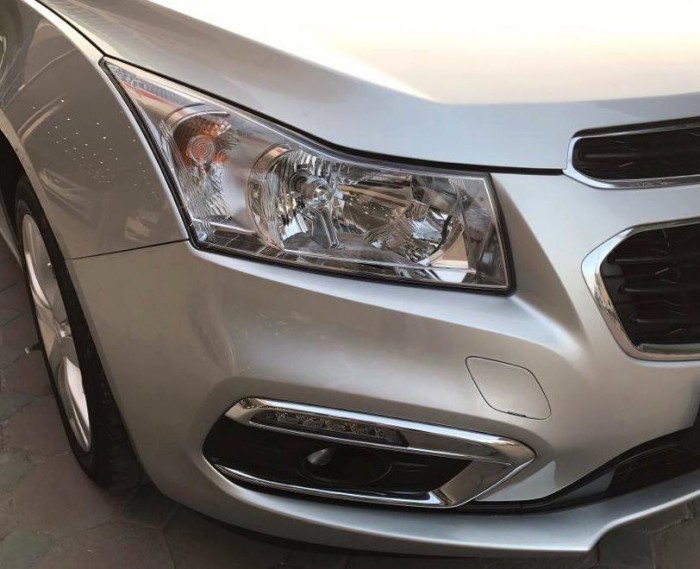 Bán em Chevrolet Cruze 2015 at màu bạc đẹp như mới