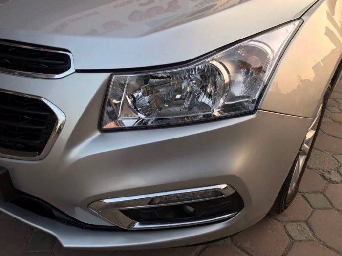 Bán em Chevrolet Cruze 2015 at màu bạc đẹp như mới