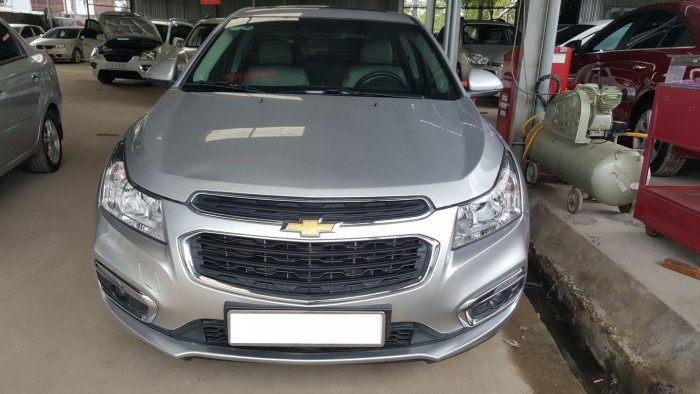 Bán em Chevrolet Cruze 2015 at màu bạc đẹp như mới