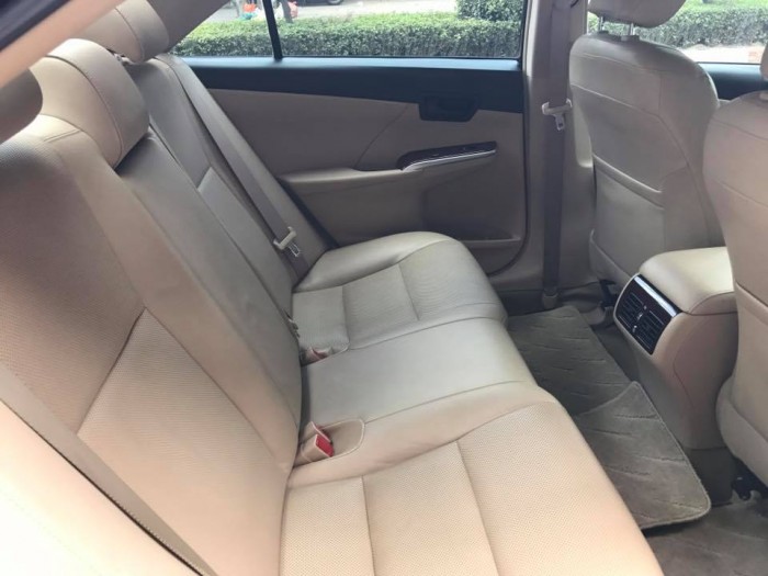 Toyota Camry 2.5G 2013 at màu đen long lanh