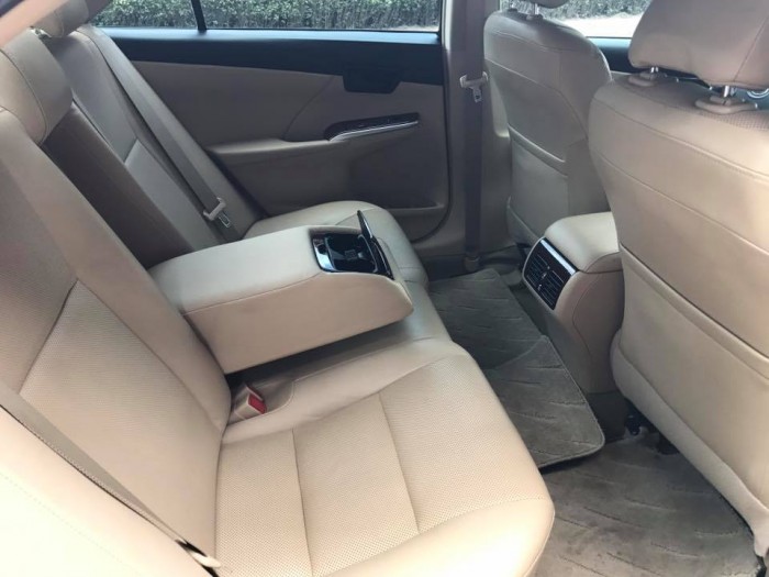 Toyota Camry 2.5G 2013 at màu đen long lanh