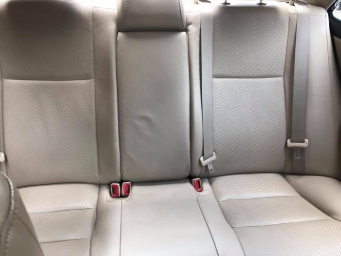 Toyota Camry 2.5G 2013 at màu đen long lanh