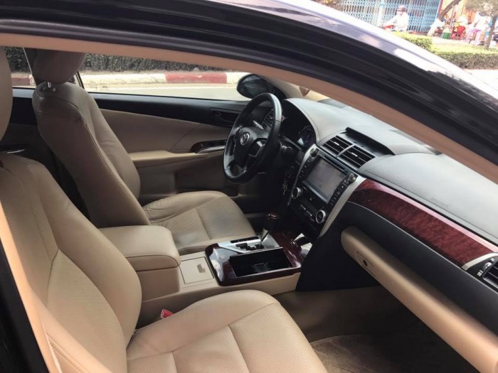 Toyota Camry 2.5G 2013 at màu đen long lanh