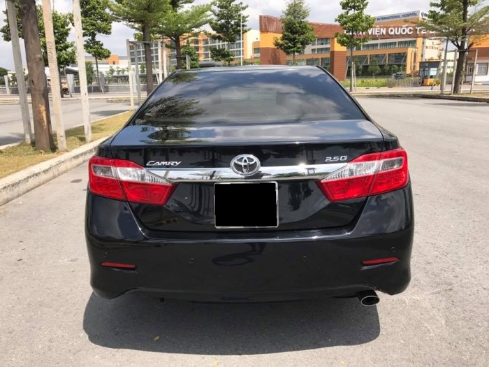 Toyota Camry 2.5G 2013 at màu đen long lanh