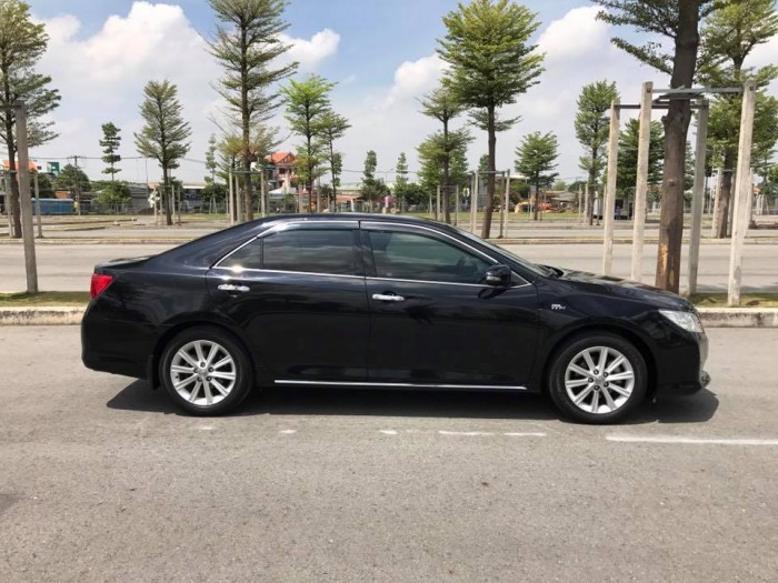 Toyota Camry 2.5G 2013 at màu đen long lanh