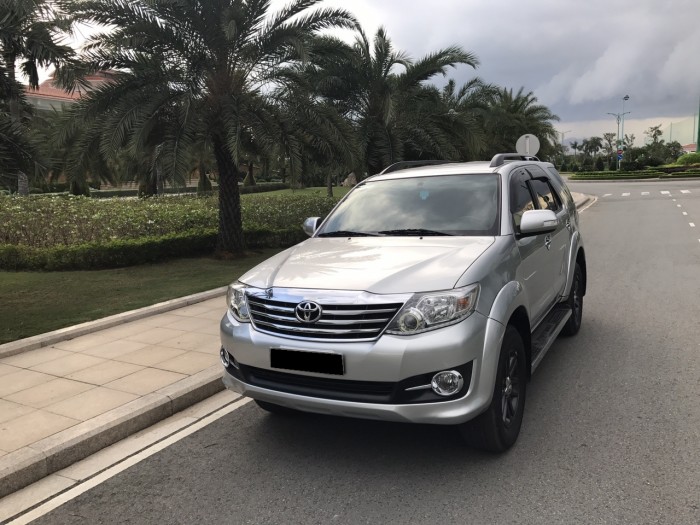 Toyota Fortuner 2016 at bạc mới