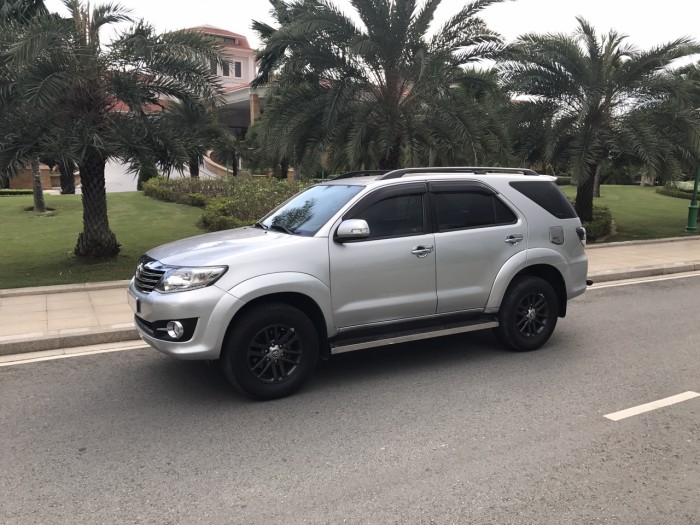 Toyota Fortuner 2016 at bạc mới