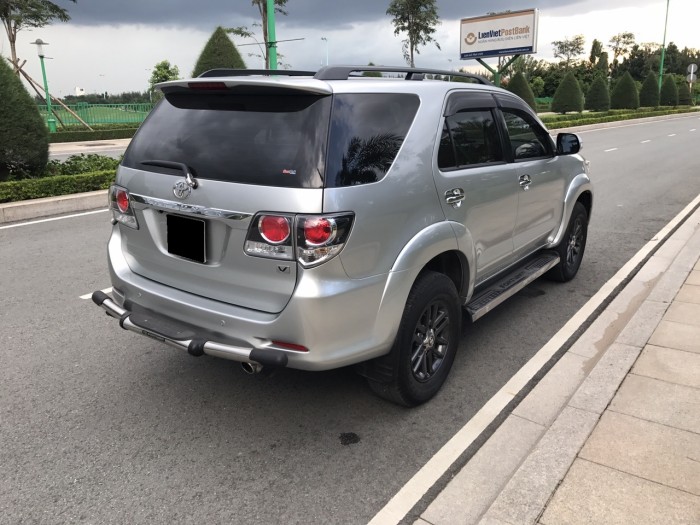 Toyota Fortuner 2016 at bạc mới