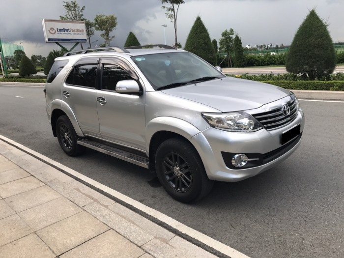 Toyota Fortuner 2016 at bạc mới