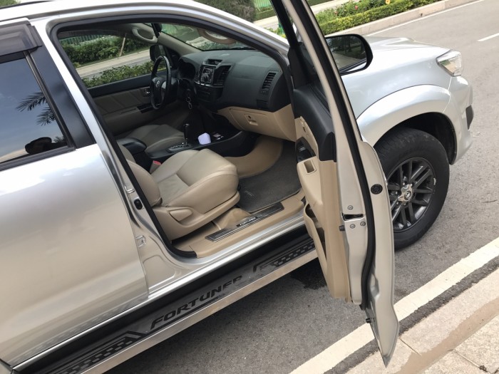 Toyota Fortuner 2016 at bạc mới