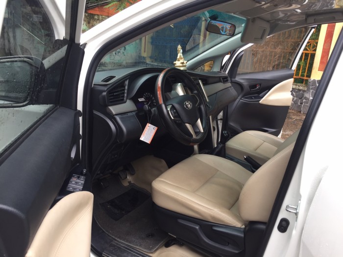 Toyota Innova 2.0E mt 2017 màu trắng