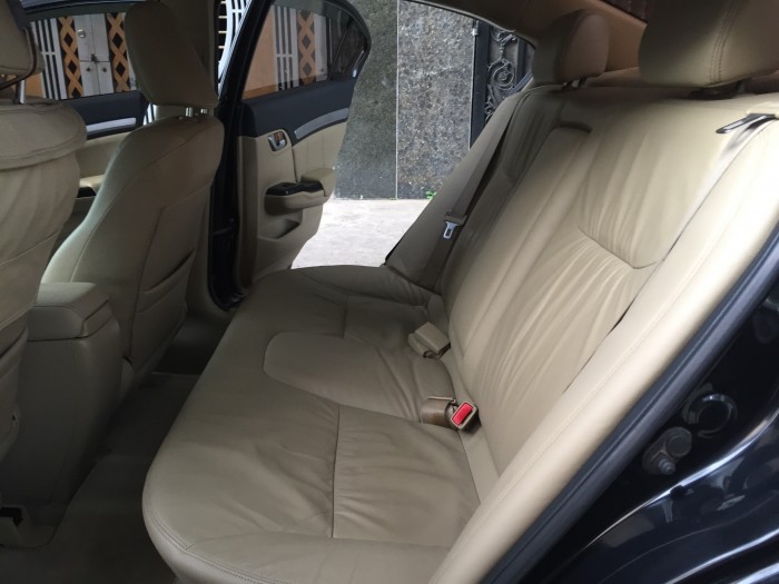 Nhà bán HONDA CIVIC 2014 at màu đen