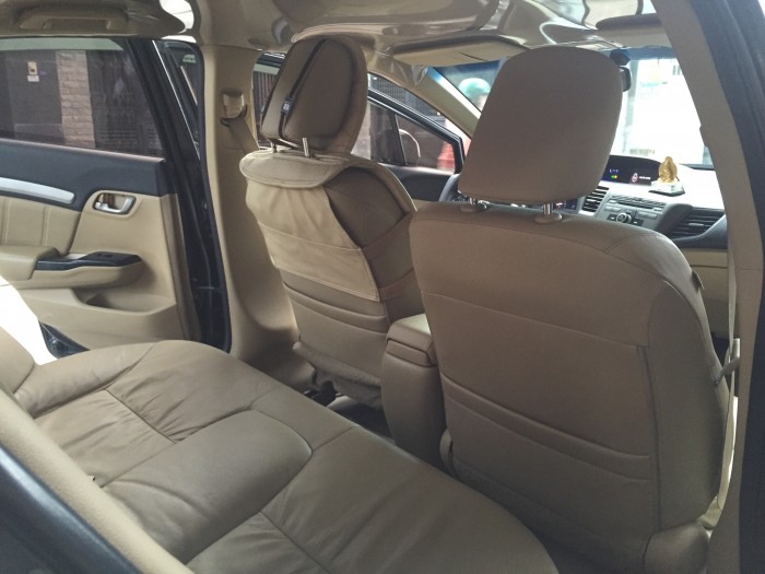 Nhà bán HONDA CIVIC 2014 at màu đen