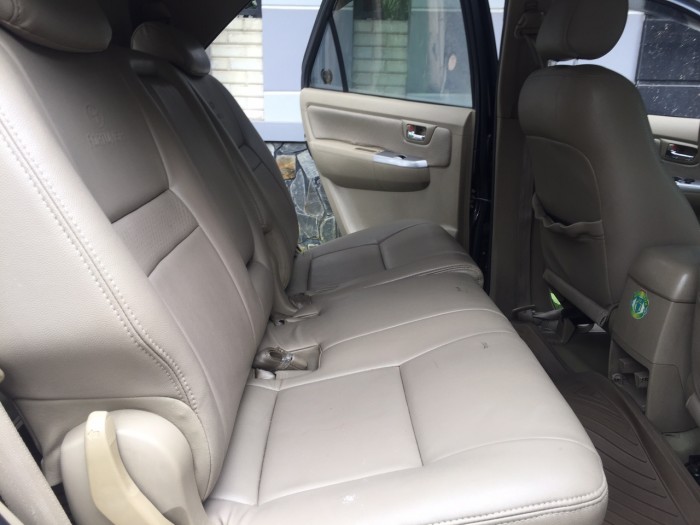 Bán xe Toyota Fortuner G 2010 mt chạy dầu màu ghi