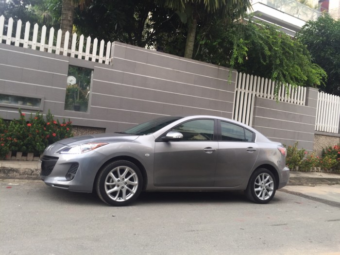 Nhà bán Mazda 3s 2015 at màu bạc zin