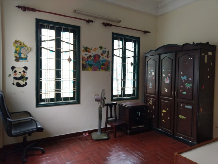 Cần cho thuê cả nhà ở ngõ 140 Trần Phú, Hà Đông, 80m2x4T lô góc, ngõ oto, khu văn phòng