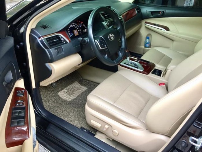 Cần bán chiếc Toyota Camry 2.5G 2015 màu đen
