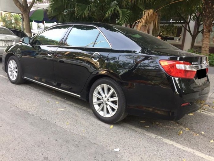 Cần bán chiếc Toyota Camry 2.5G 2015 màu đen