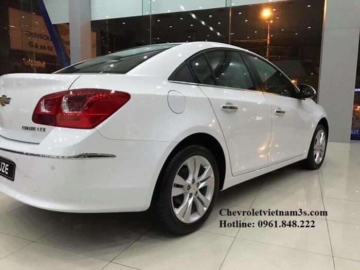 Chevrolet Cruze LTZ 2017, trả góp 95%, chỉ cần 180tr, giảm trực tiếp 80tr, đủ màu giao ngay, LH: Mr Quyền 0961.848.222