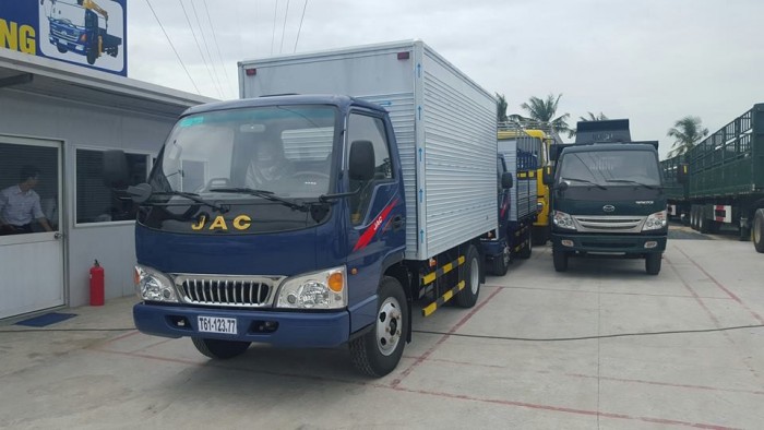Xe tải JAC 2 TẤN 5 / 2T5/ 2500KG máy công nghệ ISUZU bảo hàng 5 năm - hỗ trợ vay 80 %