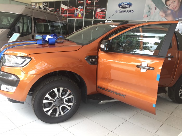 Giá Ford Ranger 3.2Lwildtrak 2017, đủ màu, trả góp, giao xe ngay