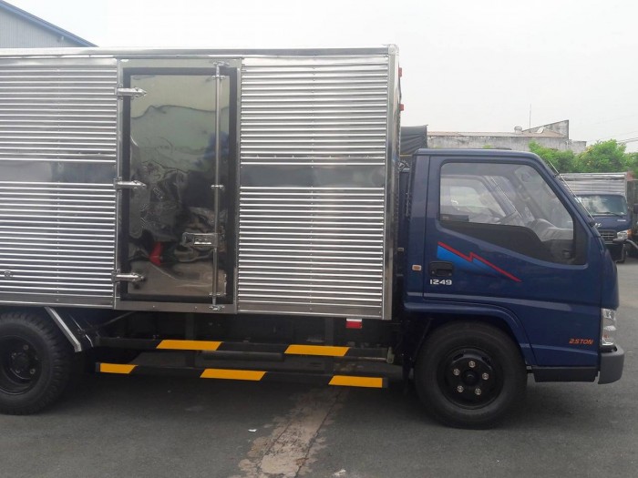 Hyundai IZ49 2,4 tấn