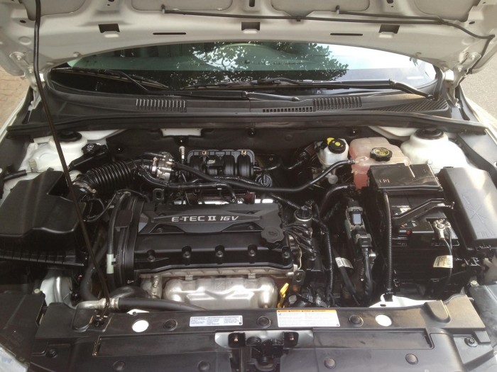 Bán xe Chevroler Cruze 2015 mt màu trắng như mới