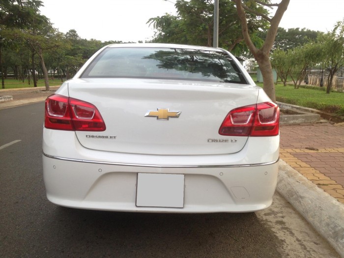 Bán xe Chevroler Cruze 2015 mt màu trắng như mới