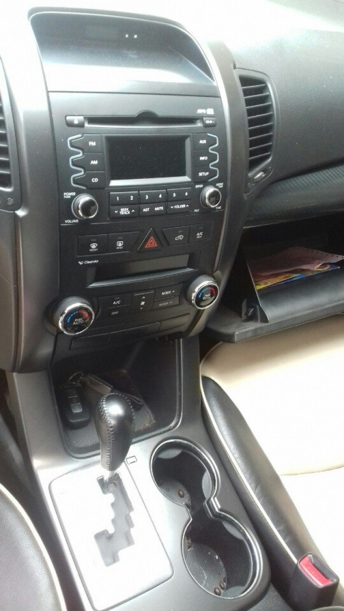 Bán Kia Sorento 4WD 2.4AT  màu bạc máy xăng 2012 xe đẹp