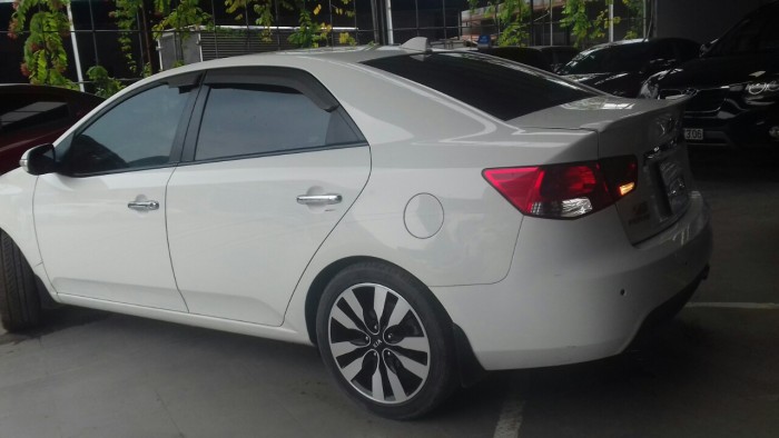 Bán Kia Forte SX 1.6AT 2010 màu trắng bstp