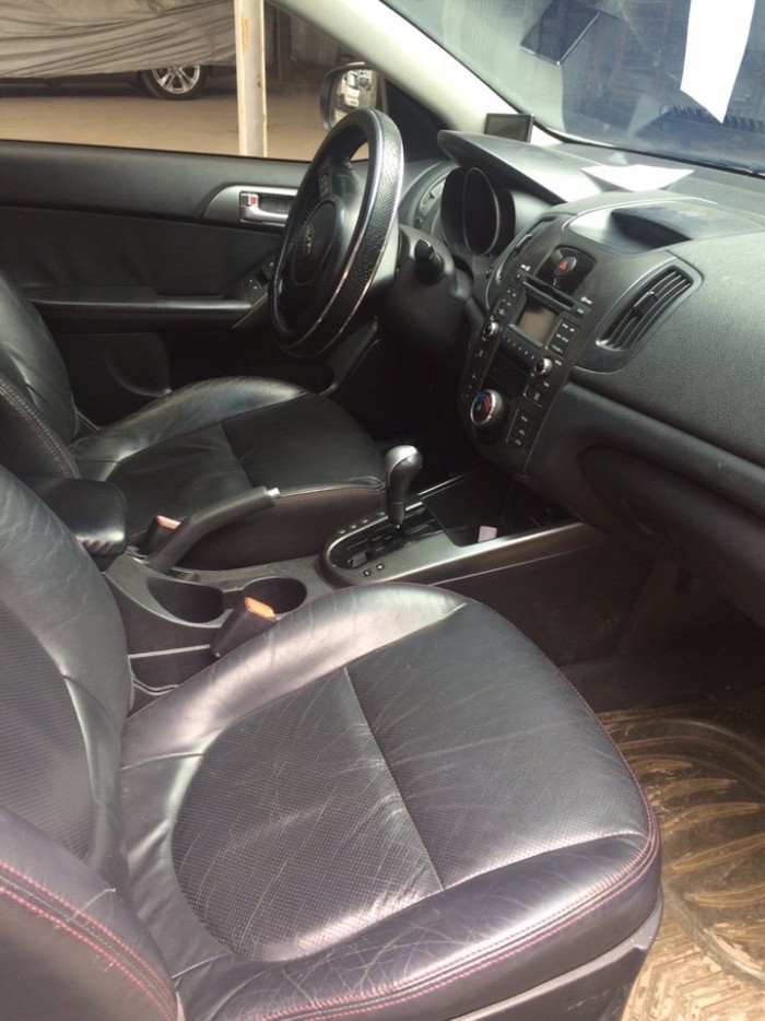 Bán Kia Forte SX 1.6AT 2010 màu trắng bstp